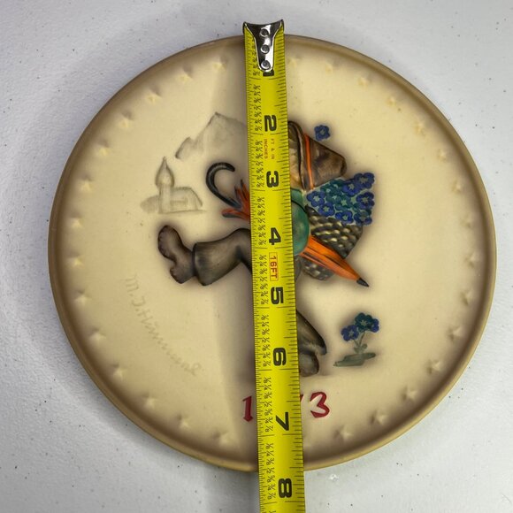 Hummel Globe Trotter Annual Plate 7.5" Hand-Painted Germany w/Box - 1973 - Picture 6 of 6